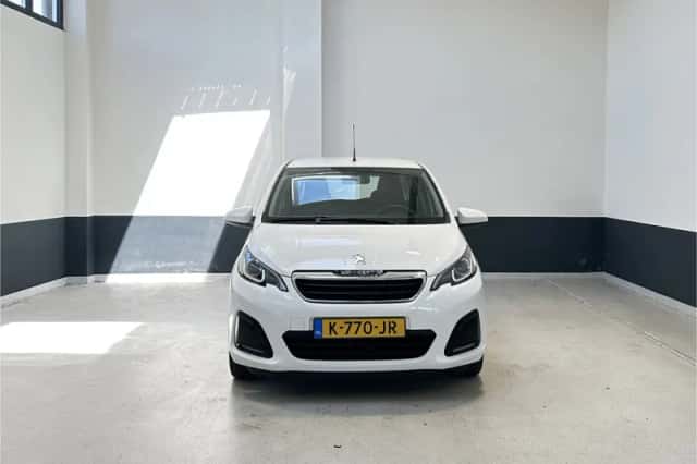 Peugeot 108 (2021) thumbnail 3
