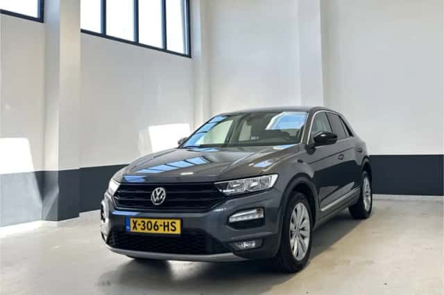 Volkswagen T-Roc (2020) thumbnail 2