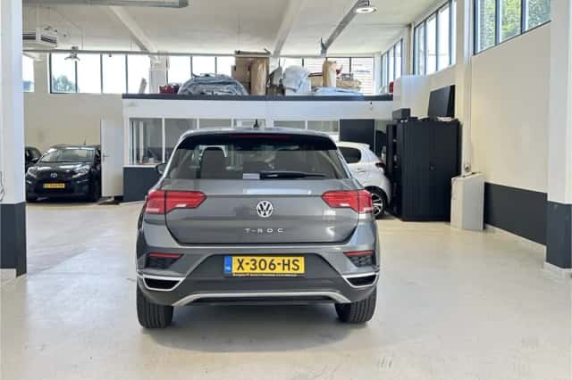 Volkswagen T-Roc (2020) thumbnail 4