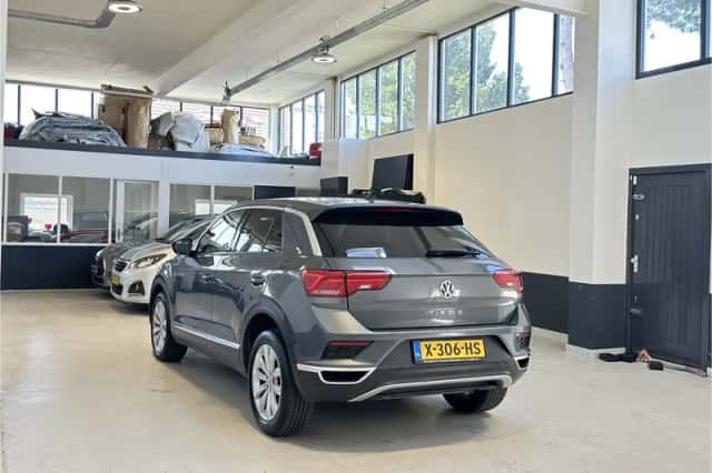 Volkswagen T-Roc (2020) thumbnail 5