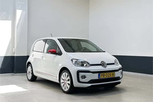 Volkswagen Up! (2017) thumbnail 1