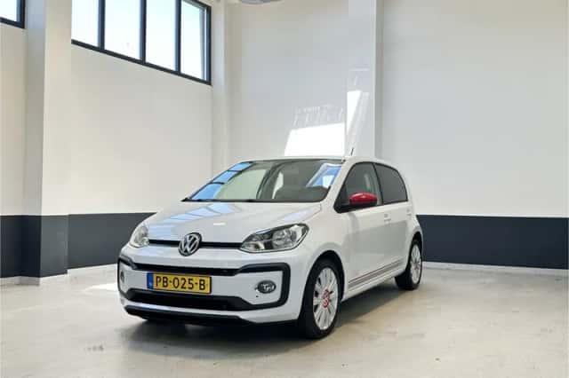 Volkswagen Up! (2017) thumbnail 2