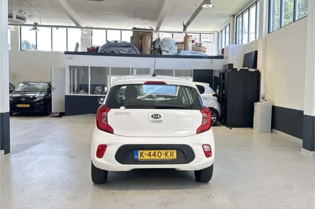 Kia Picanto (2021) thumbnail 4