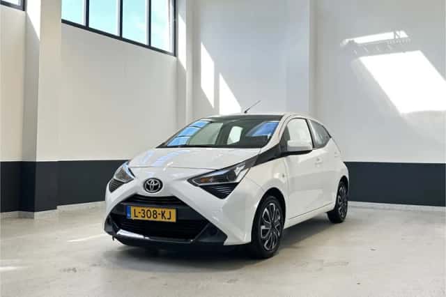 Toyota Aygo (2021) thumbnail 2