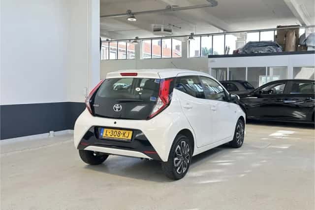 Toyota Aygo (2021) thumbnail 6