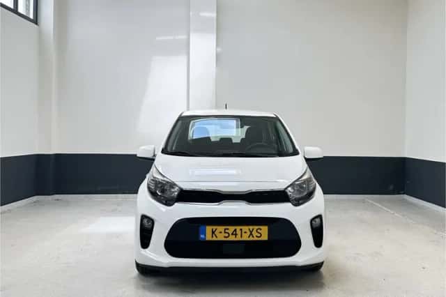 Kia Picanto (2021) thumbnail 3