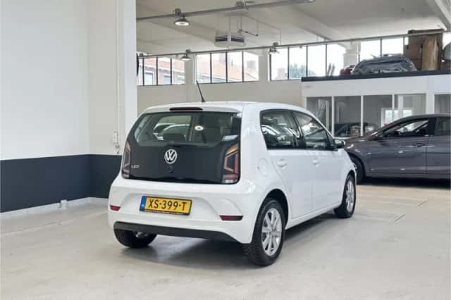 Volkswagen Up! (2018) thumbnail 5