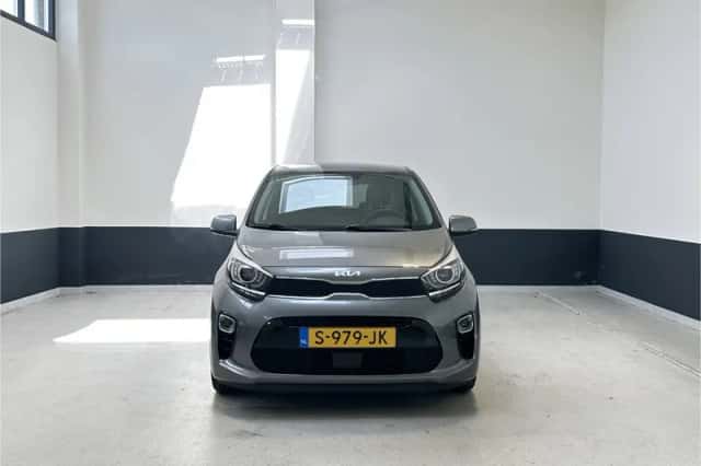 Kia Picanto (2023) thumbnail 3