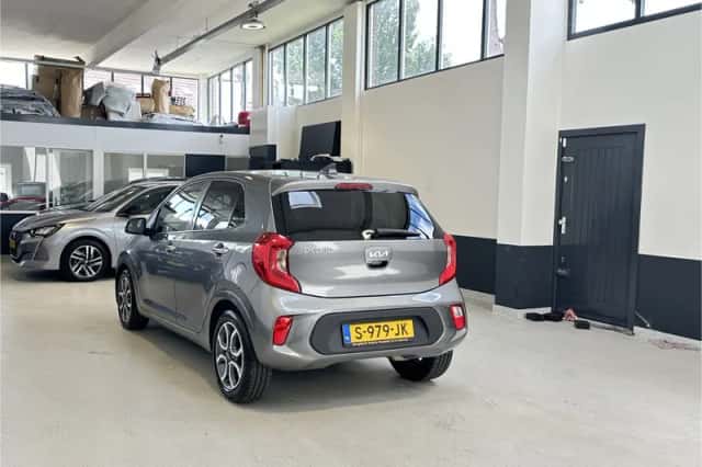 Kia Picanto (2023) thumbnail 6