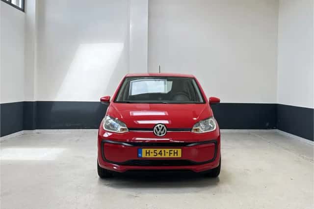 Volkswagen Up! (2020) thumbnail 3