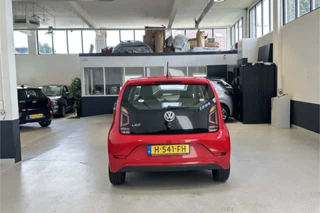 Volkswagen Up! (2020) thumbnail 4