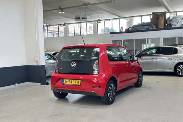 Volkswagen Up! (2020) thumbnail 5