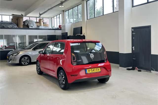 Volkswagen Up! (2020) thumbnail 6