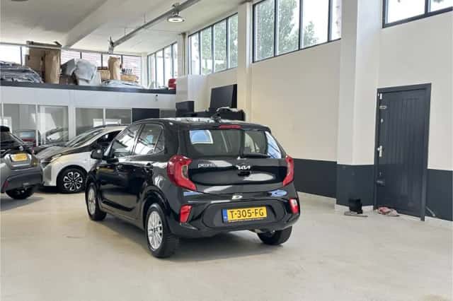Kia Picanto (2023) thumbnail 5