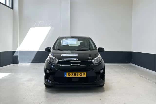 Kia Picanto (2023) thumbnail 4