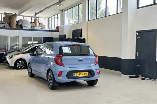 Kia Picanto (2022) thumbnail 5