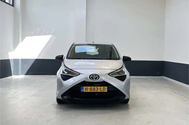 Toyota Aygo (2020) thumbnail 3