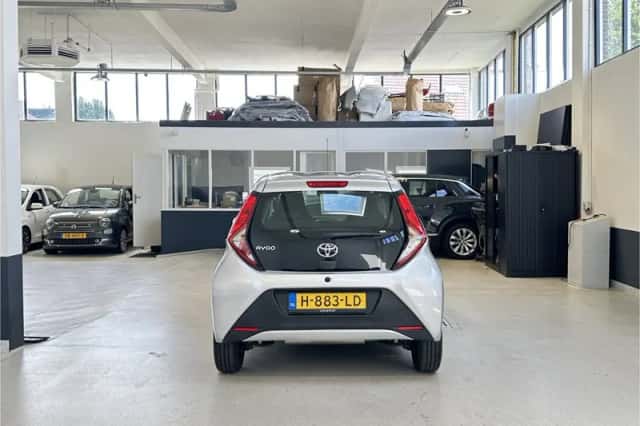 Toyota Aygo (2020) thumbnail 4