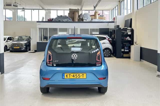 Volkswagen Up! (2017) thumbnail 4