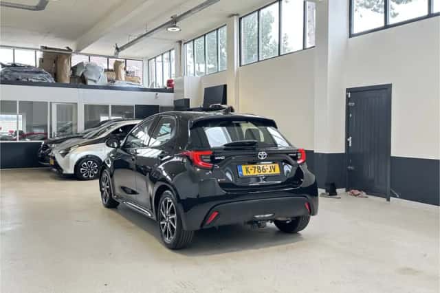 Toyota Yaris (2021) thumbnail 5