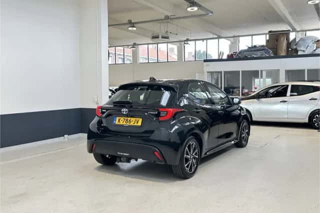 Toyota Yaris (2021) thumbnail 6