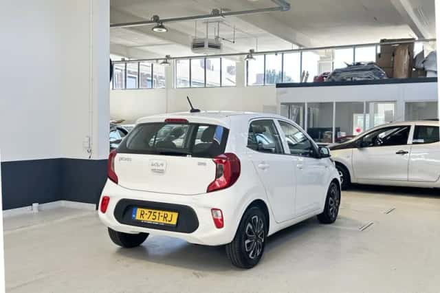 Kia Picanto (2022) thumbnail 6
