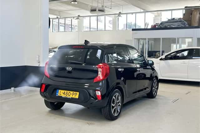 Kia Picanto (2021) thumbnail 6