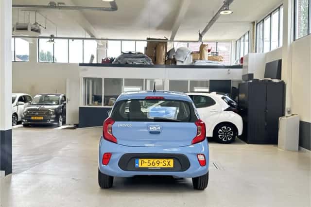 Kia Picanto (2022) thumbnail 5