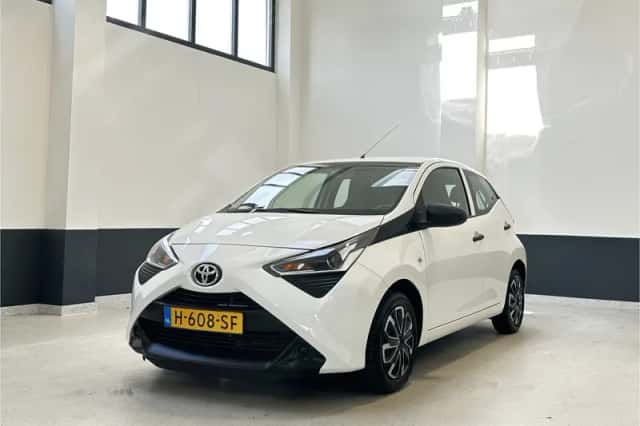 Toyota Aygo (2020) thumbnail 2