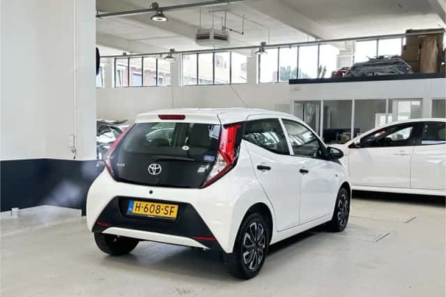 Toyota Aygo (2020) thumbnail 6