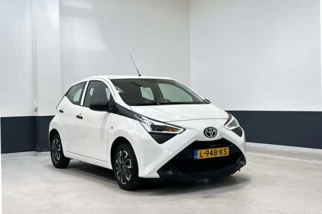 Toyota Aygo (2021) thumbnail 1