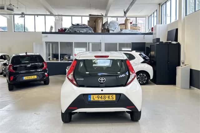 Toyota Aygo (2021) thumbnail 4