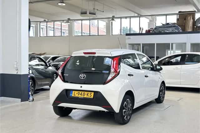 Toyota Aygo (2021) thumbnail 5