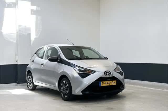 Toyota Aygo (2022) thumbnail 1