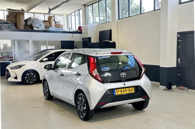 Toyota Aygo (2022) thumbnail 5