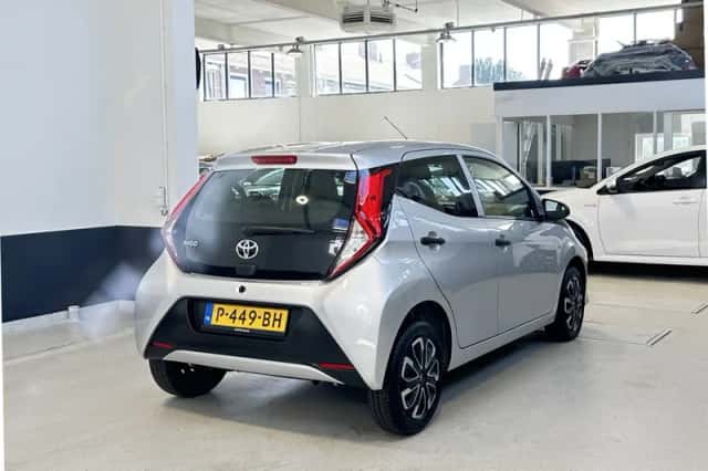Toyota Aygo (2022) thumbnail 6