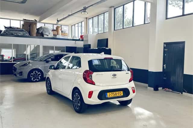 Kia Picanto (2020) thumbnail 5