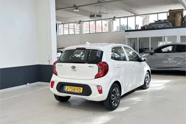 Kia Picanto (2020) thumbnail 6