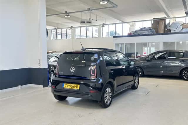 Volkswagen E-Up! (2018) thumbnail 6