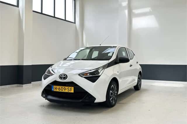 Toyota Aygo (2020) thumbnail 2