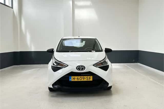 Toyota Aygo (2020) thumbnail 3