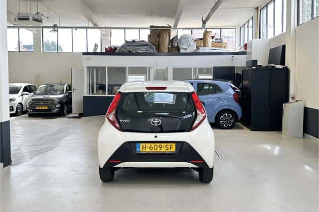 Toyota Aygo (2020) thumbnail 4