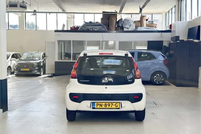Peugeot 107 (2013) thumbnail 4