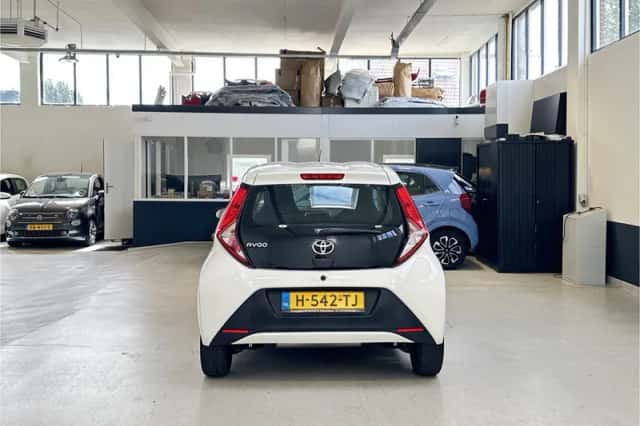 Toyota Aygo (2020) thumbnail 4