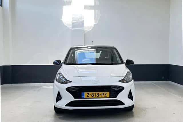 Hyundai i10 (2024) thumbnail 3
