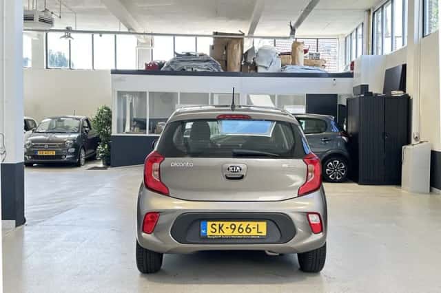 Kia Picanto (2018) thumbnail 4