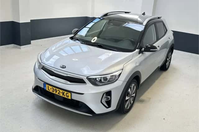 Kia Stonic (2021) thumbnail 6