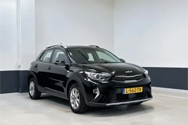 Kia Stonic (2021) thumbnail 1