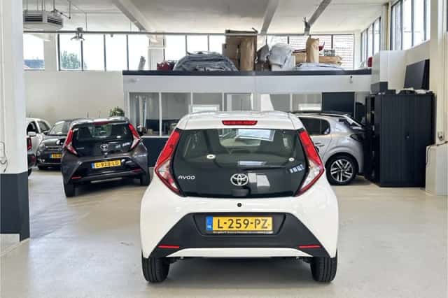 Toyota Aygo (2021) thumbnail 4