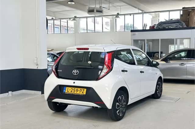 Toyota Aygo (2021) thumbnail 5